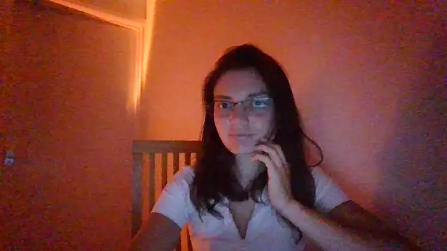Snapshot of Zerinaa chatting on July 7, 2026, 8:46 pm Zerinaa online show from July 7, 2026, 8:46 pm