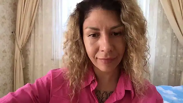 Snapshot of Olyviaa chatting on July 12, 2026, 11:56 am Olyviaa online show from July 12, 2026, 11:56 am