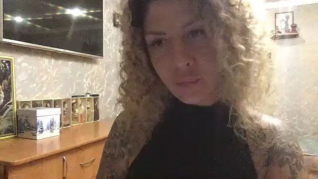Snapshot of Olyviaa chatting on July 14, 2026, 5:18 pm Olyviaa online show from July 14, 2026, 5:18 pm