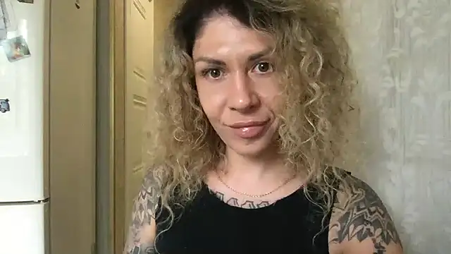 Snapshot of Olyviaa chatting on July 18, 2026, 1:59 pm Olyviaa online show from July 18, 2026, 1:59 pm