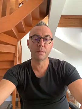 Marronglace1 online show from October 4, 2025, 9:07 am