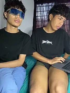 Snapshot of Leopard_play chatting on November 25, 2025, 12:05 pm Leopard play online show from November 25, 2025, 12:05 pm