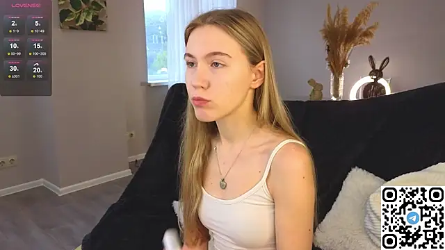 Snapshot of Succubelle chatting on October 9, 2025, 6:11 am Succubelle online show from October 9, 2025, 6:11 am