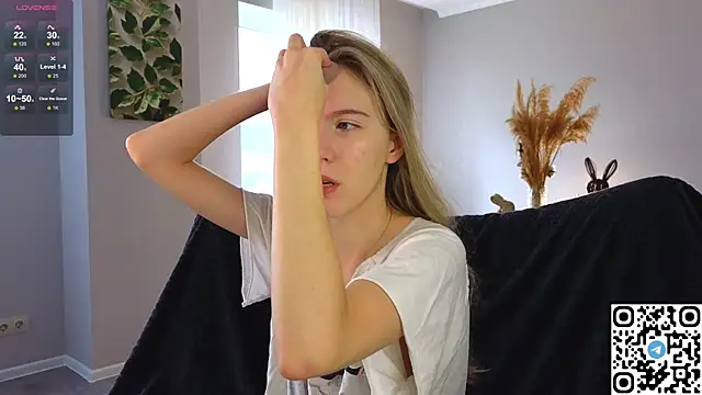 Snapshot of Succubelle chatting on October 11, 2025, 6:12 am Succubelle online show from October 11, 2025, 6:12 am