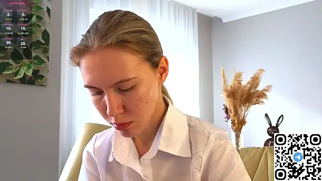 Snapshot of Succubelle chatting on October 17, 2025, 6:16 am Succubelle online show from October 17, 2025, 6:16 am