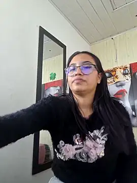 susan mooree online show from October 12, 2025, 5:45 pm