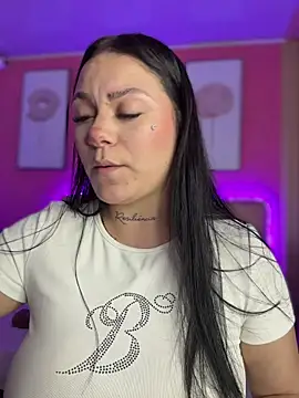 Snapshot of Megaan__More chatting on May 12, 2026, 5:59 am Megaan More online show from May 12, 2026, 5:59 am