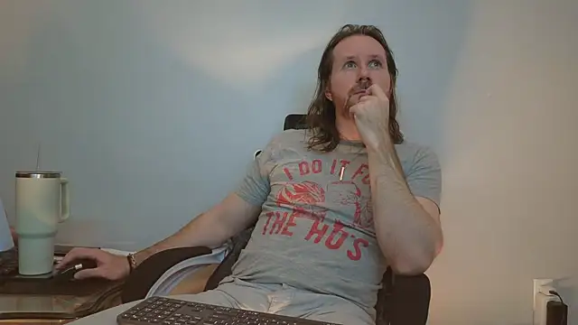 Snapshot of AlbinoAdonis chatting on April 21, 2026, 2:37 am AlbinoAdonis online show from April 21, 2026, 2:37 am