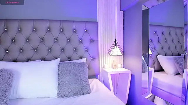 LunaBloomn online show from January 8, 2026, 5:04 pm