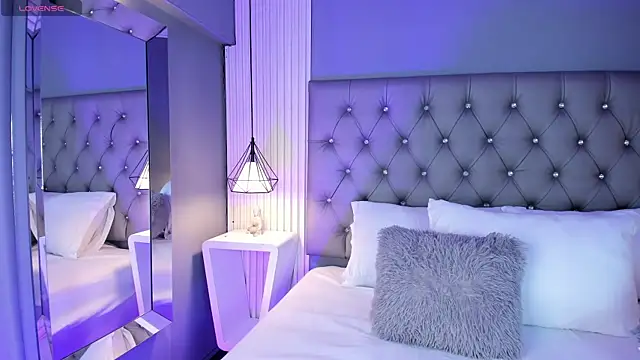 LunaBloomn online show from January 10, 2026, 5:04 pm