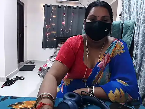 Snapshot of Nisha-telugu chatting on June 19, 2026, 6:23 pm Nisha-telugu online show from June 19, 2026, 6:23 pm