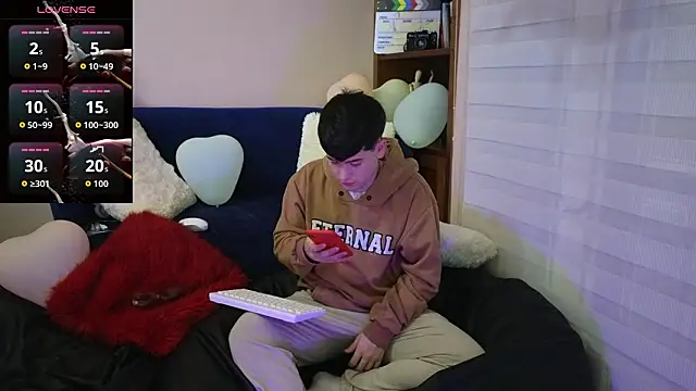 tightncuteass online show from February 17, 2026, 12:07 am