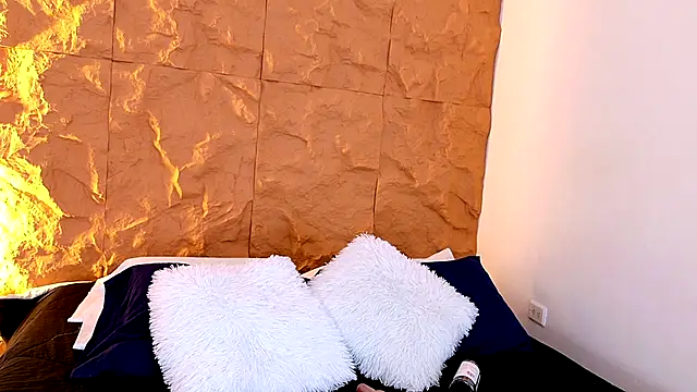 IvannaaVega online show from February 11, 2026, 5:23 am