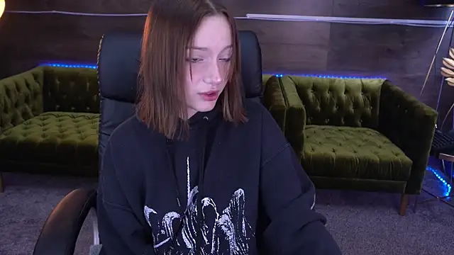 FoxyMayy online show from September 15, 2025, 12:38 pm