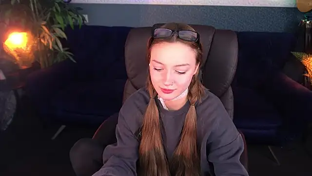 FoxyMayy online show from October 16, 2025, 12:39 pm