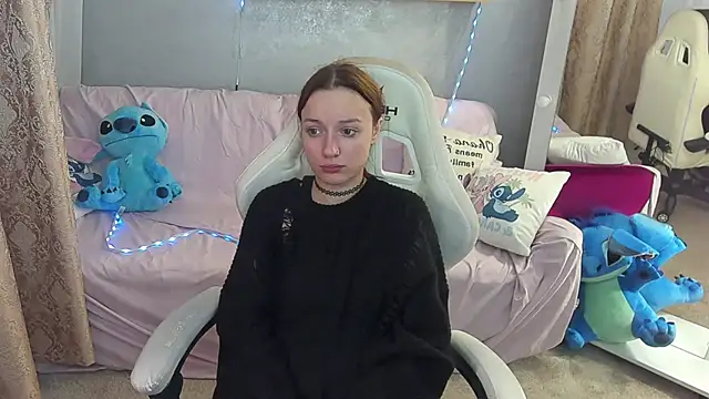 Snapshot of FoxyMayy chatting on February 2, 2026, 5:17 am FoxyMayy online show from February 2, 2026, 5:17 am