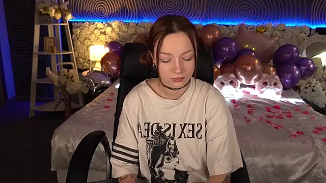 Snapshot of FoxyMayy chatting on February 8, 2026, 2:09 pm FoxyMayy online show from February 8, 2026, 2:09 pm