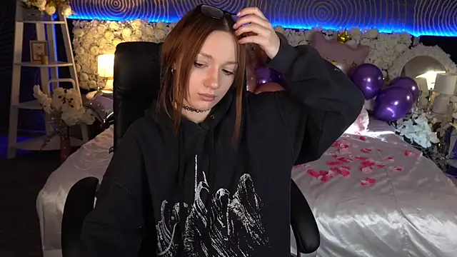 Snapshot of FoxyMayy chatting on February 10, 2026, 1:48 pm FoxyMayy online show from February 10, 2026, 1:48 pm