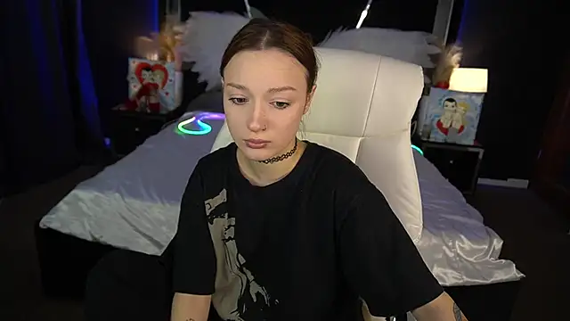 Snapshot of FoxyMayy chatting on February 20, 2026, 1:55 pm FoxyMayy online show from February 20, 2026, 1:55 pm