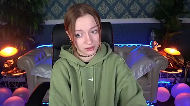 Snapshot of FoxyMayy chatting on March 5, 2026, 2:02 pm FoxyMayy online show from March 5, 2026, 2:02 pm