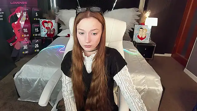 Snapshot of FoxyMayy chatting on March 13, 2026, 6:53 am FoxyMayy online show from March 13, 2026, 6:53 am