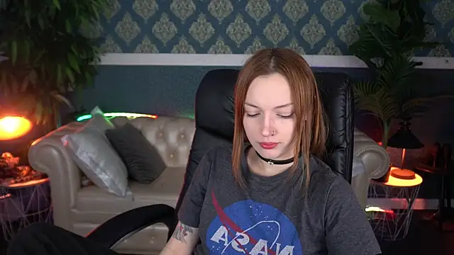 Snapshot of FoxyMayy chatting on March 25, 2026, 9:37 am FoxyMayy online show from March 25, 2026, 9:37 am