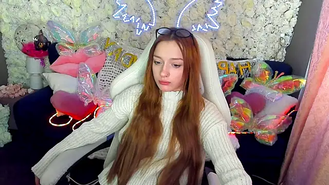 Snapshot of FoxyMayy chatting on March 30, 2026, 7:42 am FoxyMayy online show from March 30, 2026, 7:42 am