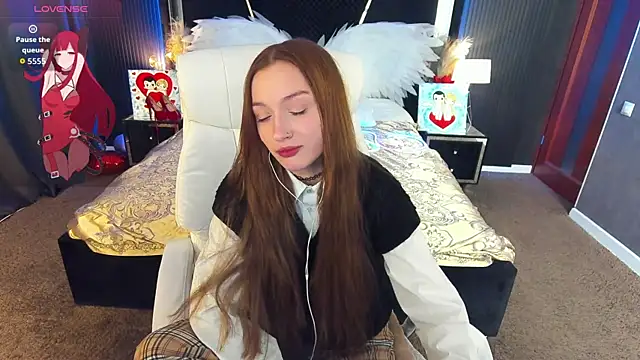 Snapshot of FoxyMayy chatting on April 6, 2026, 1:12 pm FoxyMayy online show from April 6, 2026, 1:12 pm