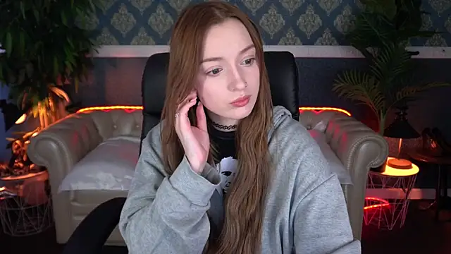 Snapshot of FoxyMayy chatting on April 9, 2026, 12:54 pm FoxyMayy online show from April 9, 2026, 12:54 pm