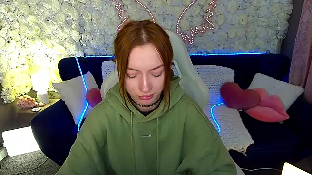 Snapshot of FoxyMayy chatting on April 10, 2026, 6:40 am FoxyMayy online show from April 10, 2026, 6:40 am