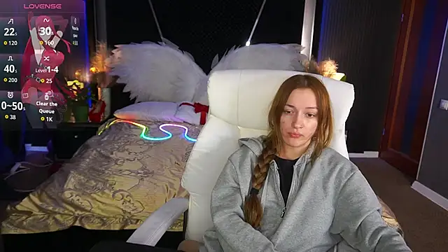 Snapshot of FoxyMayy chatting on April 16, 2026, 2:07 pm FoxyMayy online show from April 16, 2026, 2:07 pm