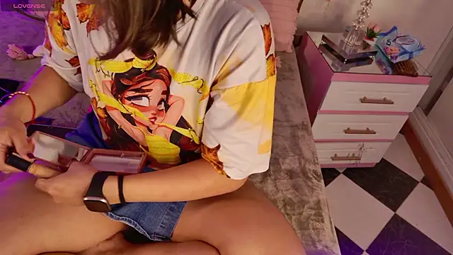 Lauuu2007 online show from March 17, 2026, 8:34 pm