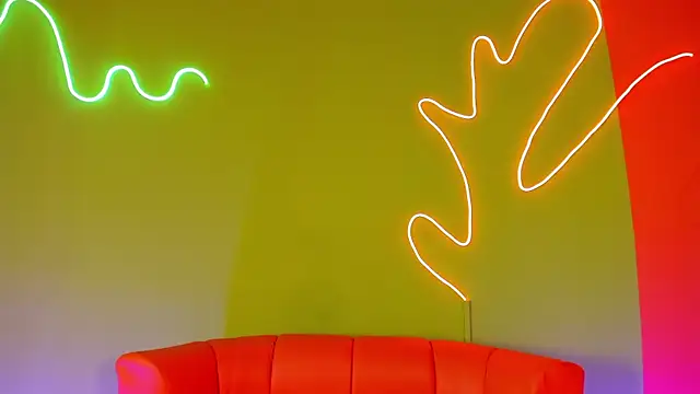 Bagiolett online show from October 4, 2025, 2:26 pm