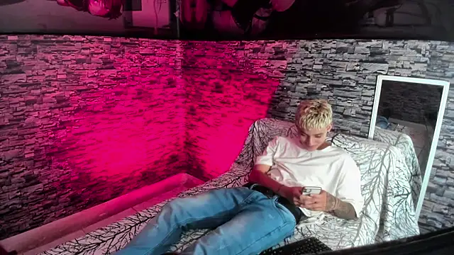 weesley boy online show from September 17, 2025, 11:39 pm