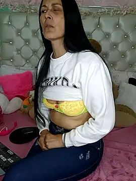 ZARAY 1118 online show from January 11, 2026, 10:04 pm