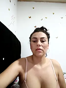 vanessa-titisM online show from February 26, 2026, 2:21 am