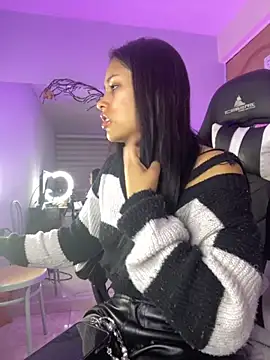 Julieta Mendez online show from October 26, 2025, 10:15 pm