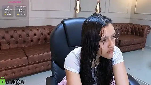 ArielBlossom    online show from October 14, 2025, 11:11 am