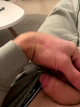 Milike 93 online show from October 17, 2025, 10:12 pm