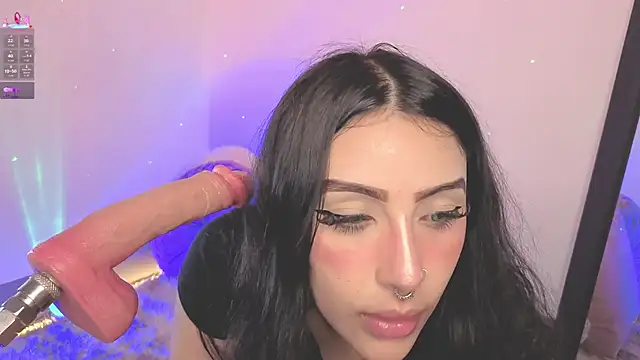 Snapshot of ashlynnlowe_ chatting on November 15, 2025, 7:43 pm ashlynnlowe online show from November 15, 2025, 7:43 pm