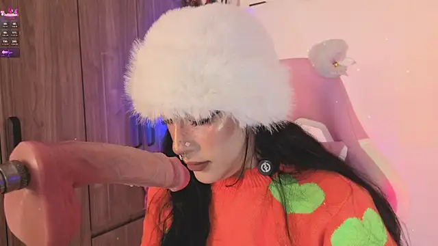 ashlynnlowe  online show from July 13, 2026, 10:12 pm