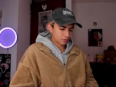 guynextdo0r online show from October 8, 2025, 2:36 pm