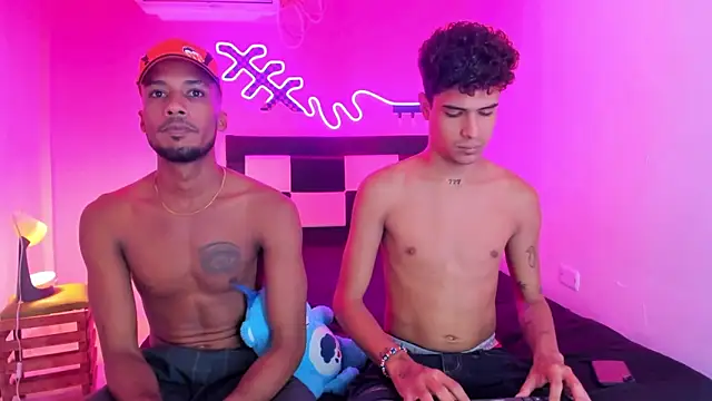 Snapshot of Lucky_boys__X chatting on December 19, 2025, 7:10 pm Lucky boys X online show from December 19, 2025, 7:10 pm