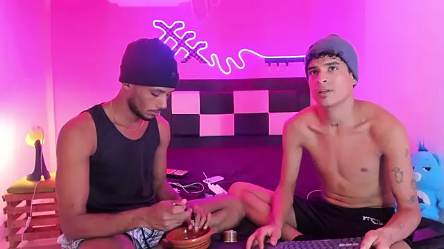 Snapshot of Lucky_boys__X chatting on December 20, 2025, 7:10 pm Lucky boys X online show from December 20, 2025, 7:10 pm