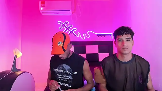 Snapshot of Lucky_boys__X chatting on December 21, 2025, 6:48 pm Lucky boys X online show from December 21, 2025, 6:48 pm