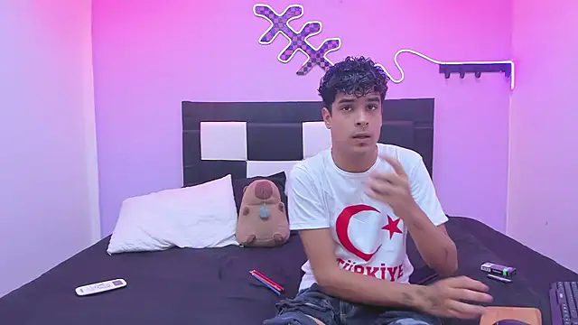 Snapshot of Lucky_boys__X chatting on January 9, 2026, 8:10 pm Lucky boys X online show from January 9, 2026, 8:10 pm