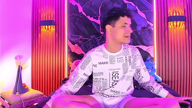 Snapshot of Lucky_boys__X chatting on February 9, 2026, 2:21 pm Lucky boys X online show from February 9, 2026, 2:21 pm