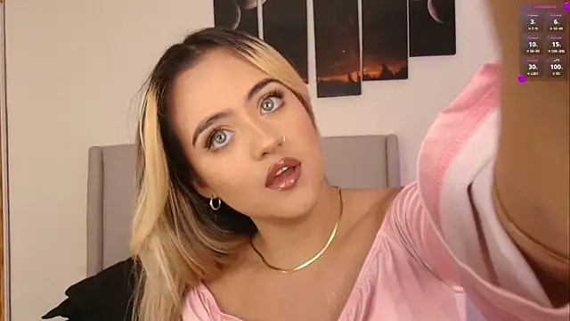 MaryMoon  online show from November 28, 2025, 10:56 pm