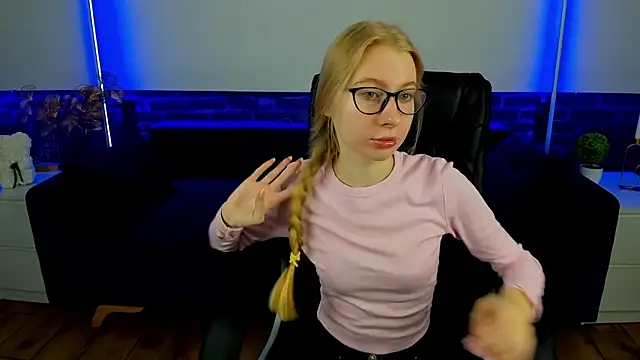 Alina Blonde online show from September 24, 2025, 5:44 am