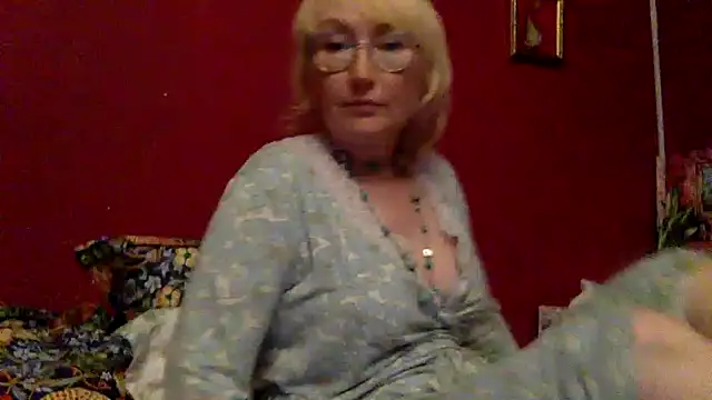 Zeyona online show from July 27, 2026, 3:52 pm